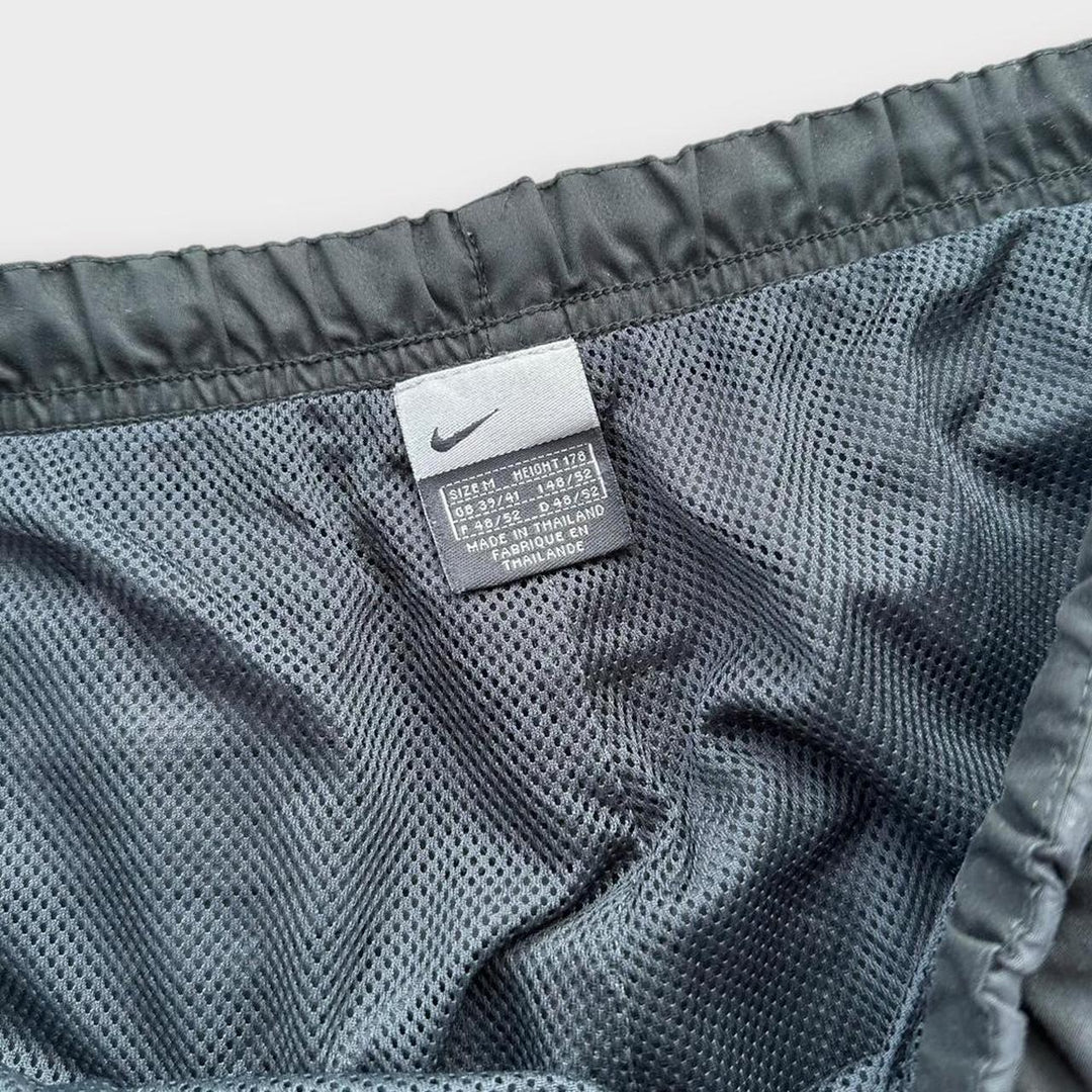 Spodnie dresowe Nike w stylu vintage – średnie