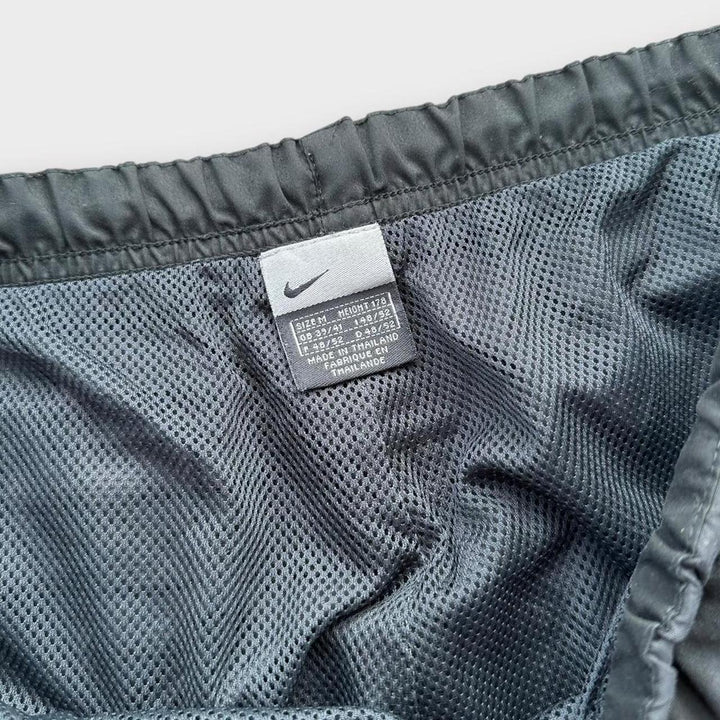 Spodnie dresowe Nike w stylu vintage – średnie