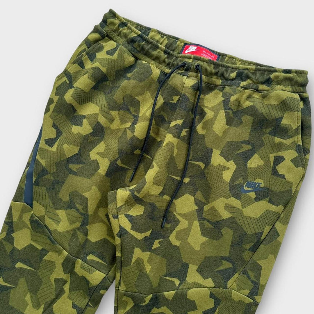 Kompletny dres Nike Tech Fleece — XXL