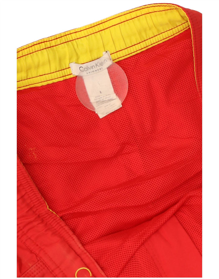 Męskie spodenki kąpielowe Calvin Klein z grafiką, duże, czerwone, poliestrowe z blokami kolorów