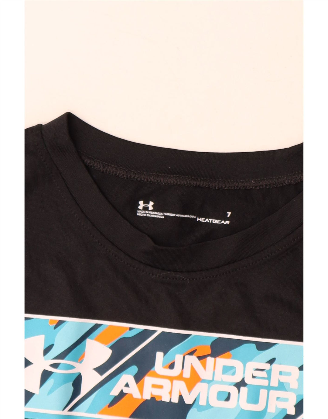 Chłopięcy T-shirt z grafiką UNDER ARMOUR Heat Gear w wieku 6-7 lat, czarny