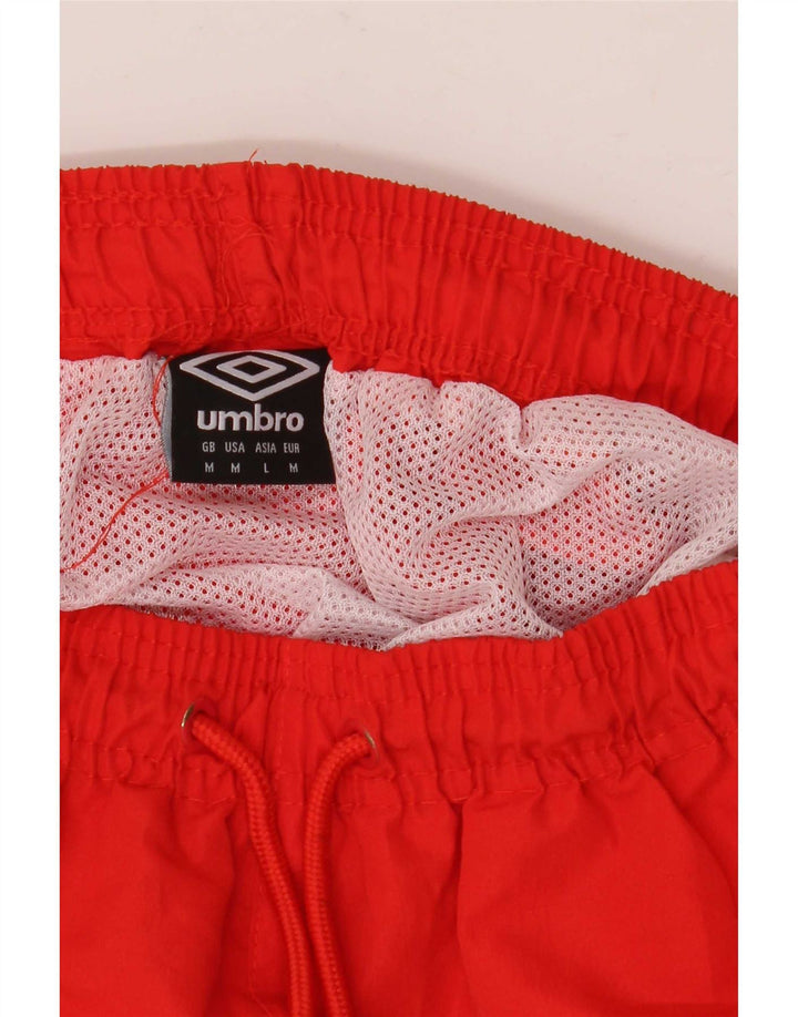 Męskie spodenki sportowe Umbro w kolorze średniej czerwieni