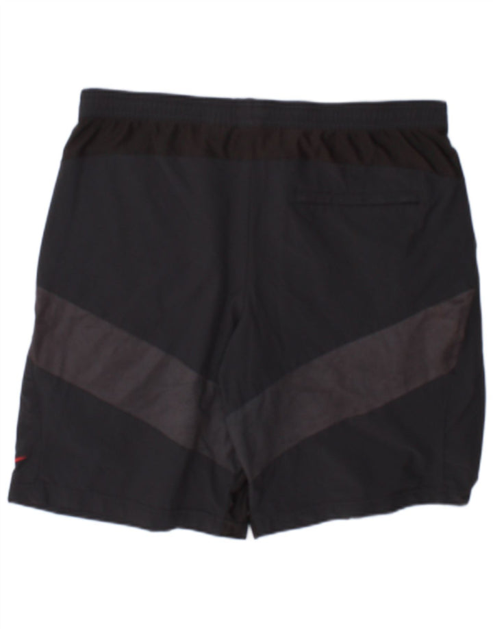 Męskie spodenki sportowe Nike, nylon w kolorze średnioszarym, z blokami kolorów
