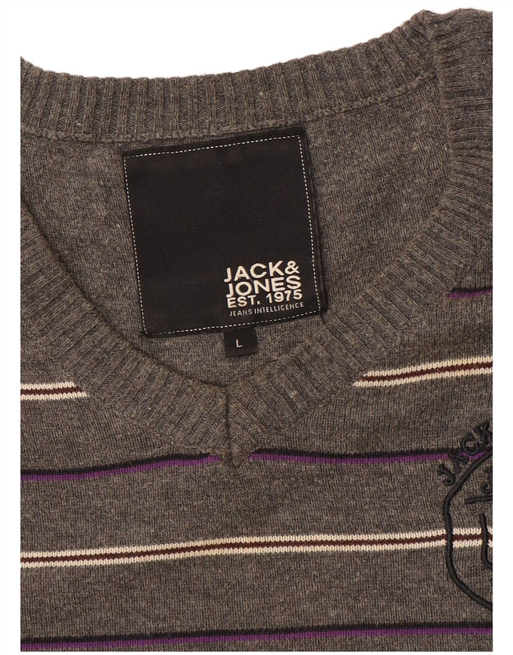 Męski sweter Jack & Jones z graficznym dekoltem w kształcie litery V, w duże szare paski