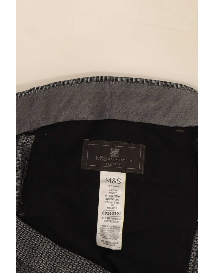 Męskie spodnie garniturowe Marks & Spencer o regularnym kroju W36 L31 Szary poliester