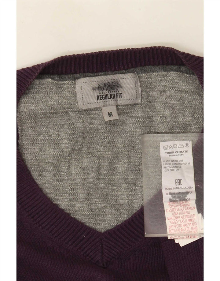Marks & Spencer Męski sweter o regularnym kroju z dekoltem w kształcie litery V, średni fiolet, bawełna