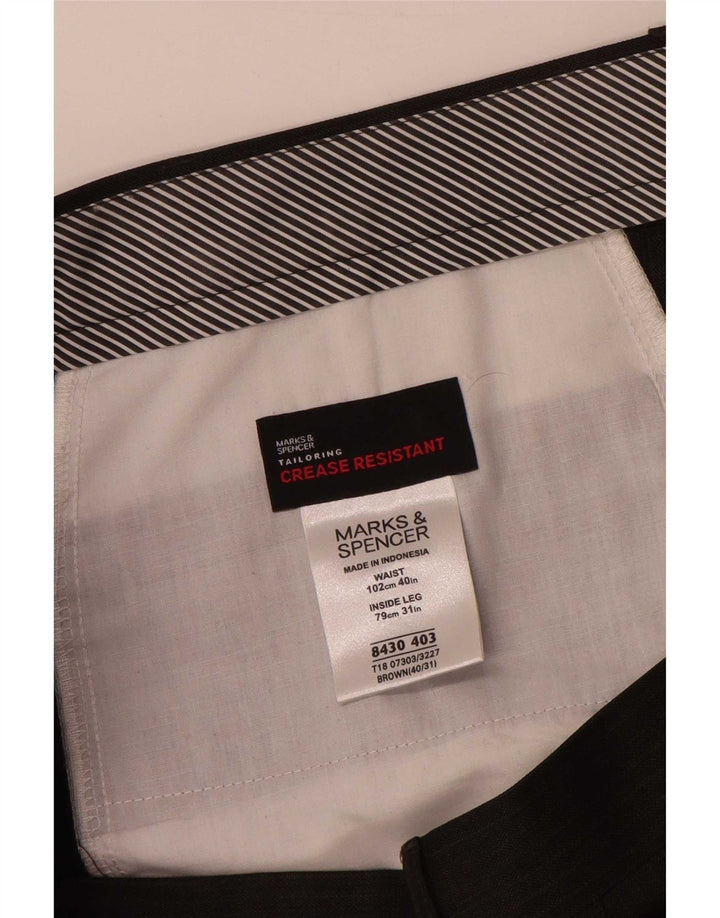 Męskie spodnie garniturowe Marks & Spencer W40 L31, poliester w brązowe paski