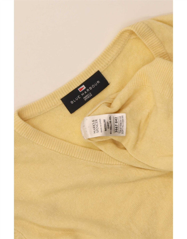 Męski sweter Marks & Spencer Blue Harbor z dekoltem w kształcie litery V, średniożółty