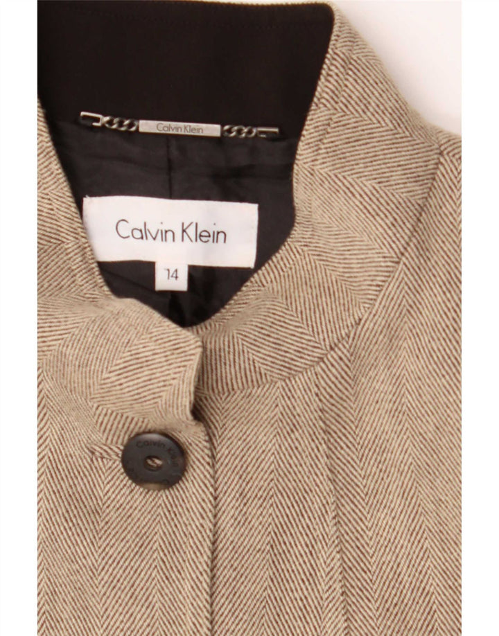 Damska marynarka Calvin Klein zapinana na 5 guzików US 14 XL, beżowy sztuczny jedwab w jodełkę
