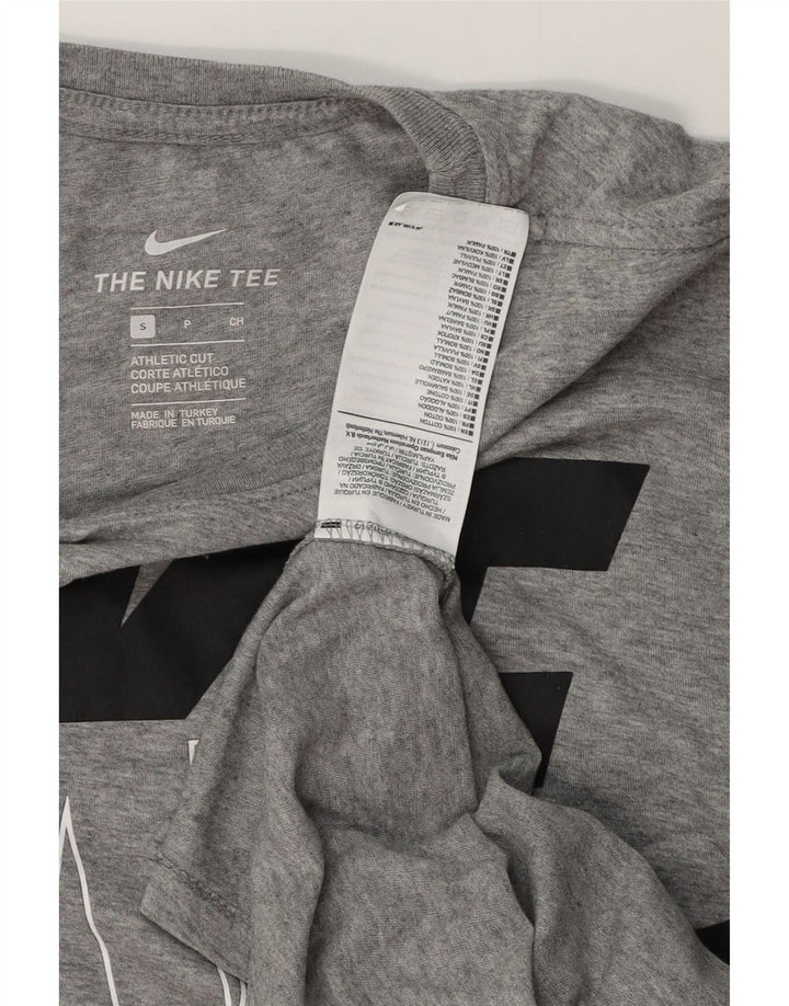 Męski T-shirt NIKE o sportowym kroju z grafiką, mały, szary, bawełniany