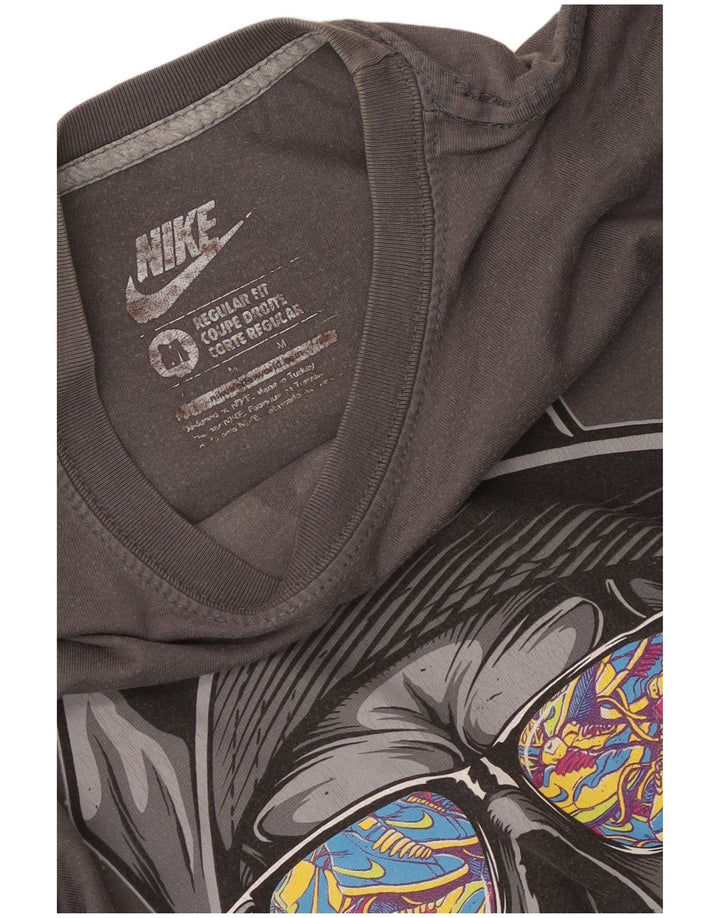 Męski T-shirt Nike o regularnym kroju z grafiką, średni szary