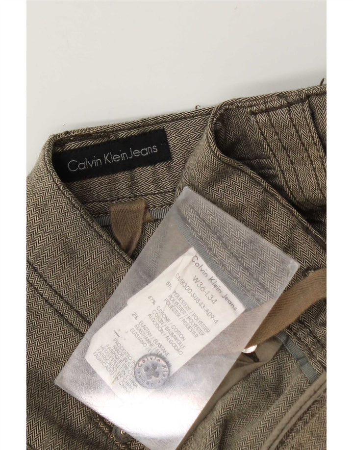 Męskie spodnie cargo Calvin Klein W36 L34 Szare w jodełkę