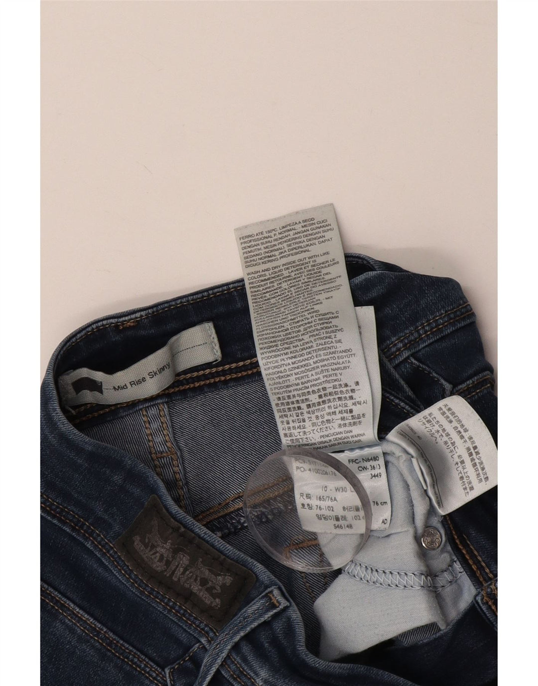 Damskie jeansy skinny ze średnim stanem LEVI'S W30 L25, niebieska bawełna