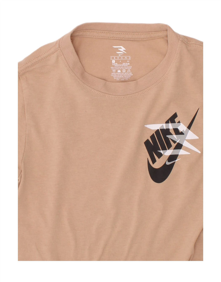 Chłopięcy T-shirt z grafiką Nike 8-9 lat, mały, beżowy
