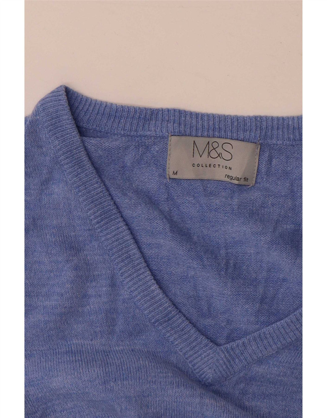 Męski sweter Marks & Spencer z dekoltem w kształcie litery V, średnioniebieski
