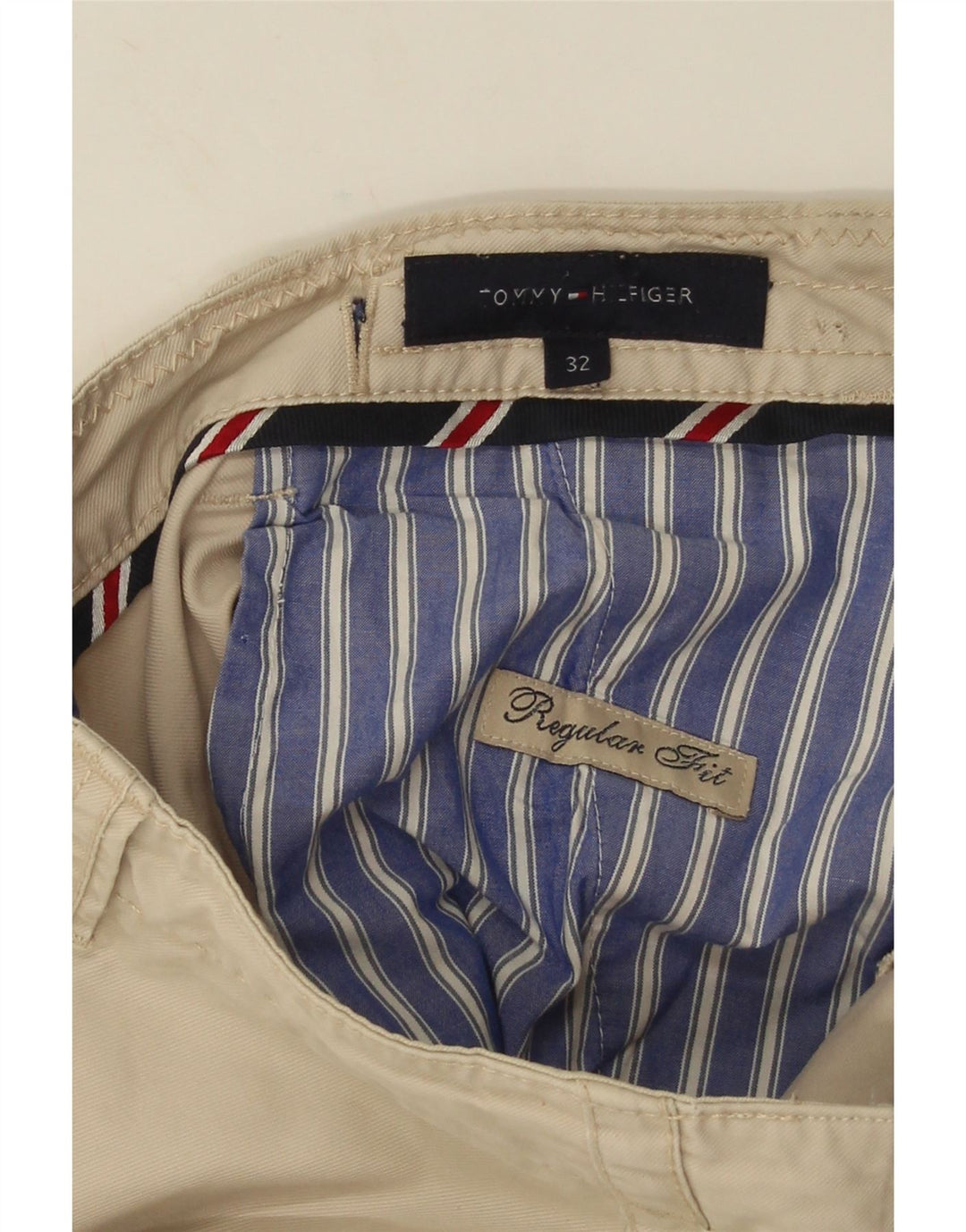 Męskie spodenki chino o regularnym kroju Tommy Hilfiger W32 średni beż