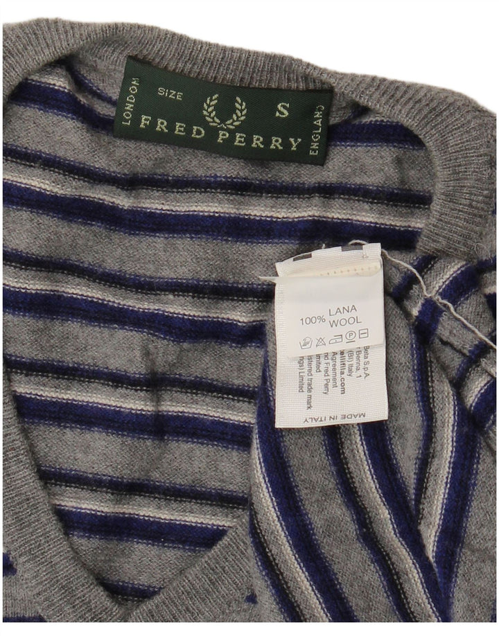 Męski sweter Fred Perry z dekoltem w szpic, mały, szary, wełniany w paski